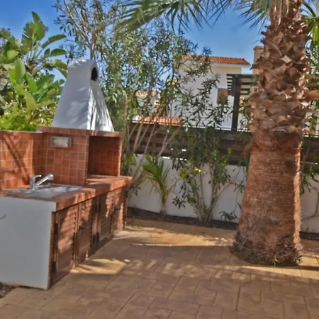 Villa Amara - 3 Bed With Shared Pool Idyllic Ayia Thekla *